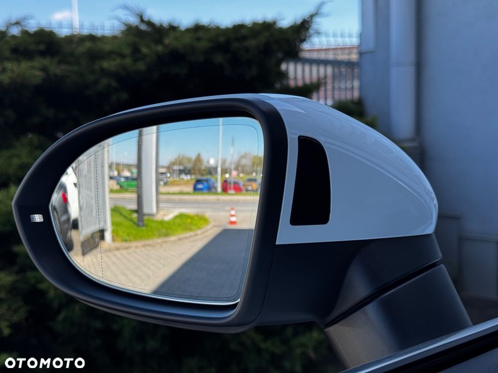 Volkswagen Arteon 2.0 TDI SCR DSG R-Line - 31