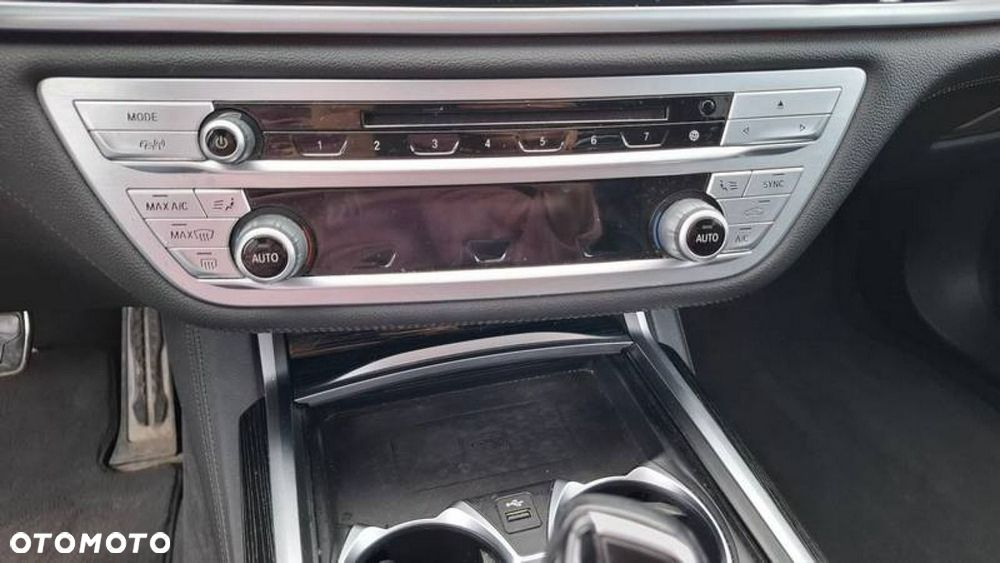 BMW Seria 7 - 13