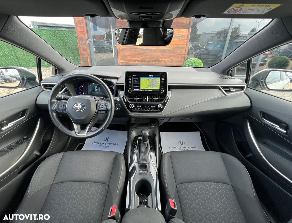 Toyota Corolla 1.8 Hybrid Touring Sports Business Edition - 3