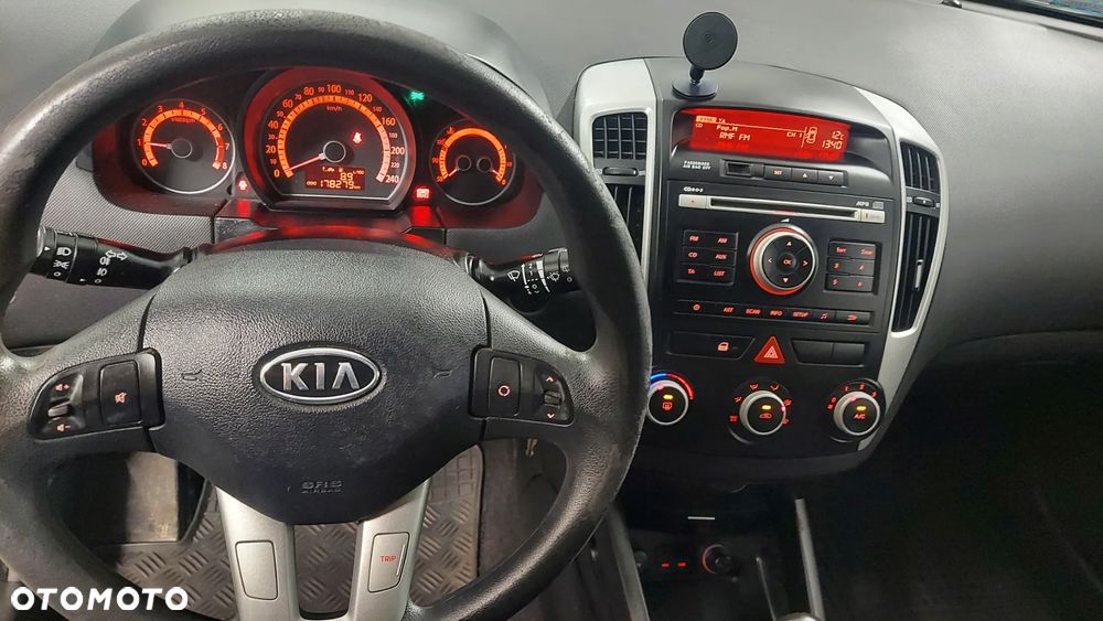 Kia Ceed Cee'd 1.6 Comfort + - 11