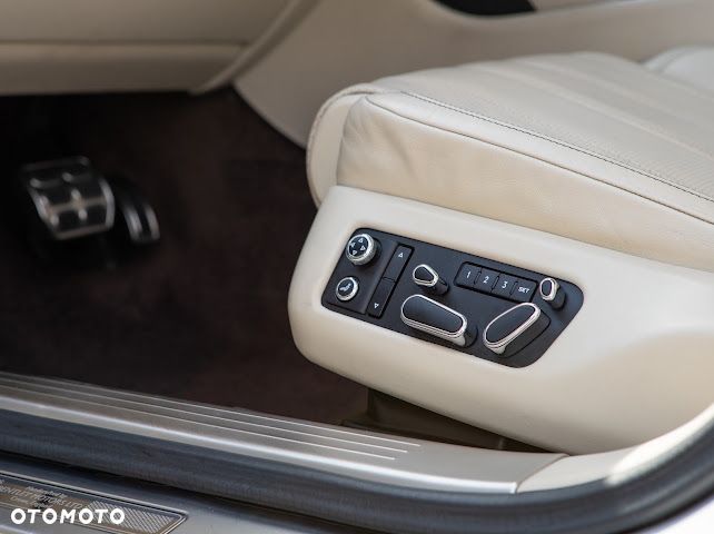 Bentley Flying Spur - 21