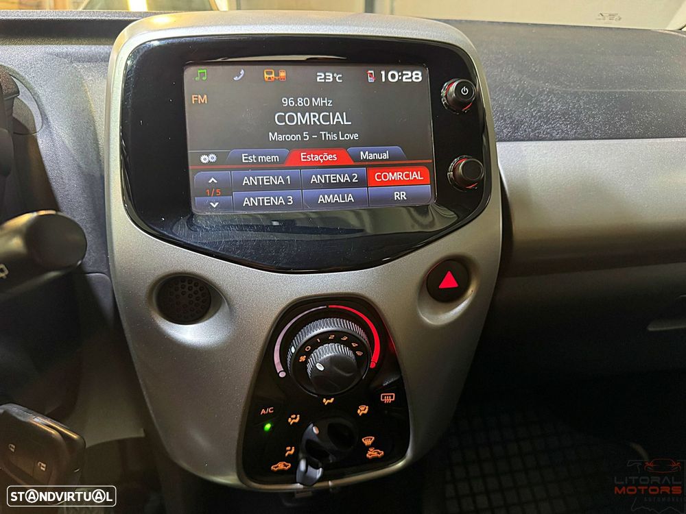 Toyota Aygo 1.0 X-Play Plus - 27