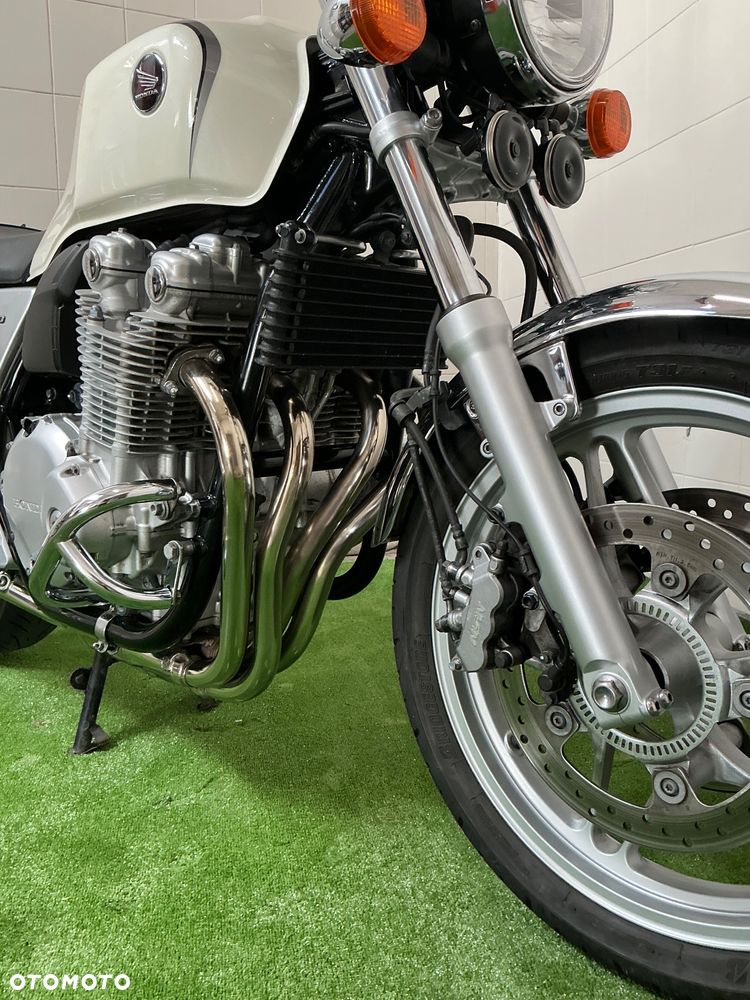 Honda CB - 10