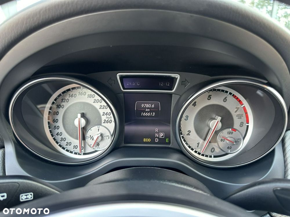 Mercedes-Benz GLA 200 7G-DCT Style - 18