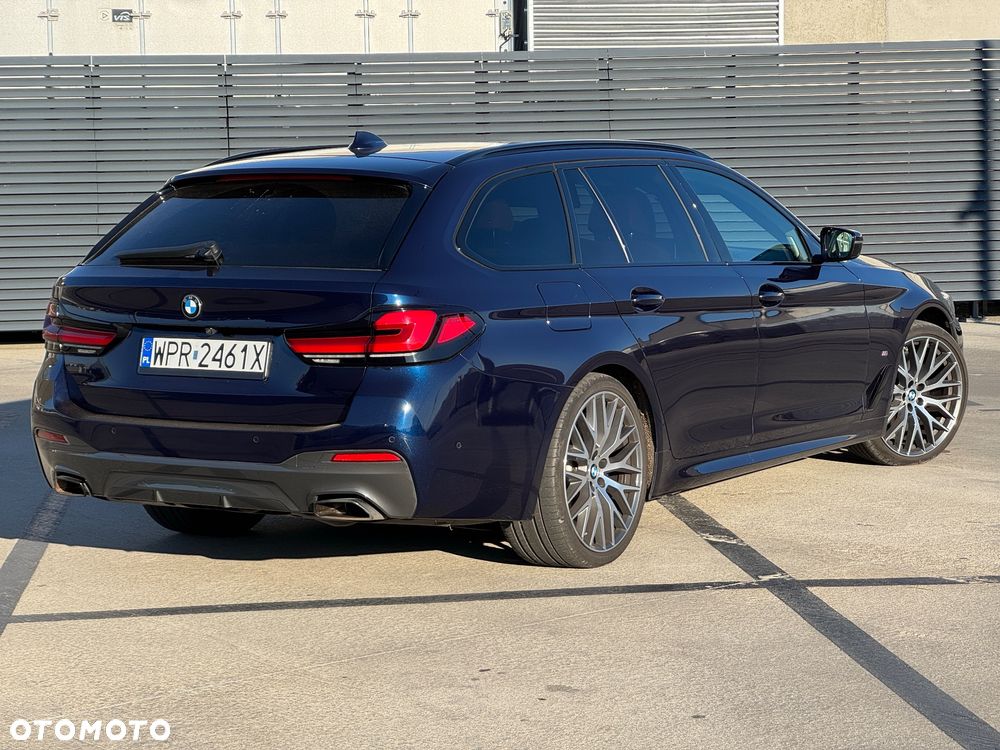 BMW Seria 5 540d xDrive Touring M Sport Edition - 7