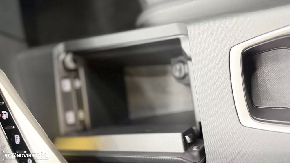 Peugeot E-3008 73 kWh GT - 18