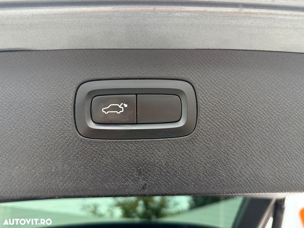 Volvo XC 90 T6 AWD Geartronic Momentum - 23