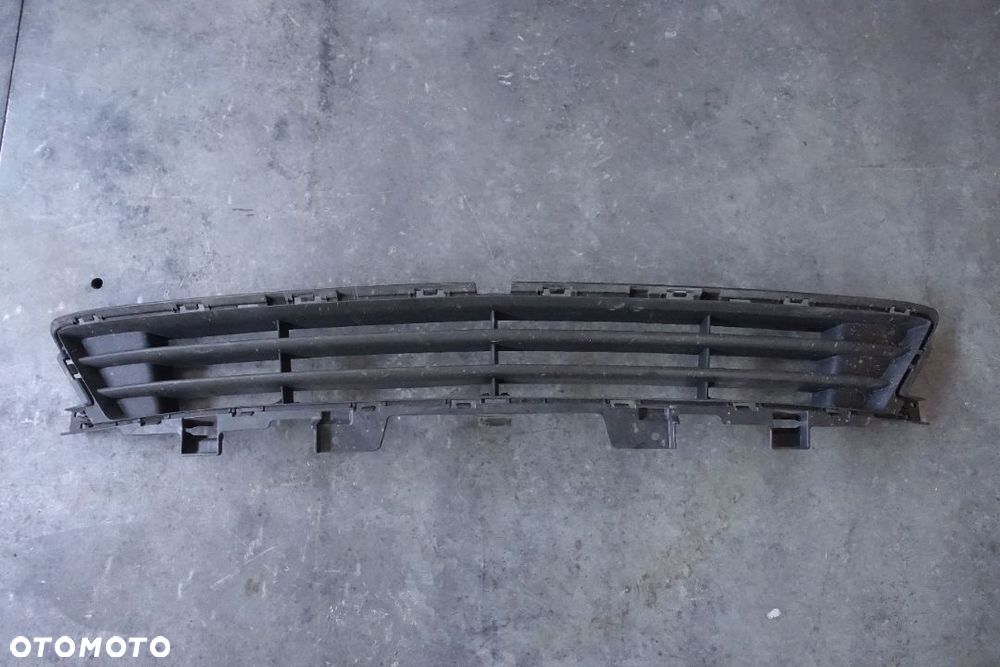 KRATKA ŚRODKOWA ZDERZAKA ZAFIRA C LIFT 16-19r. - 1