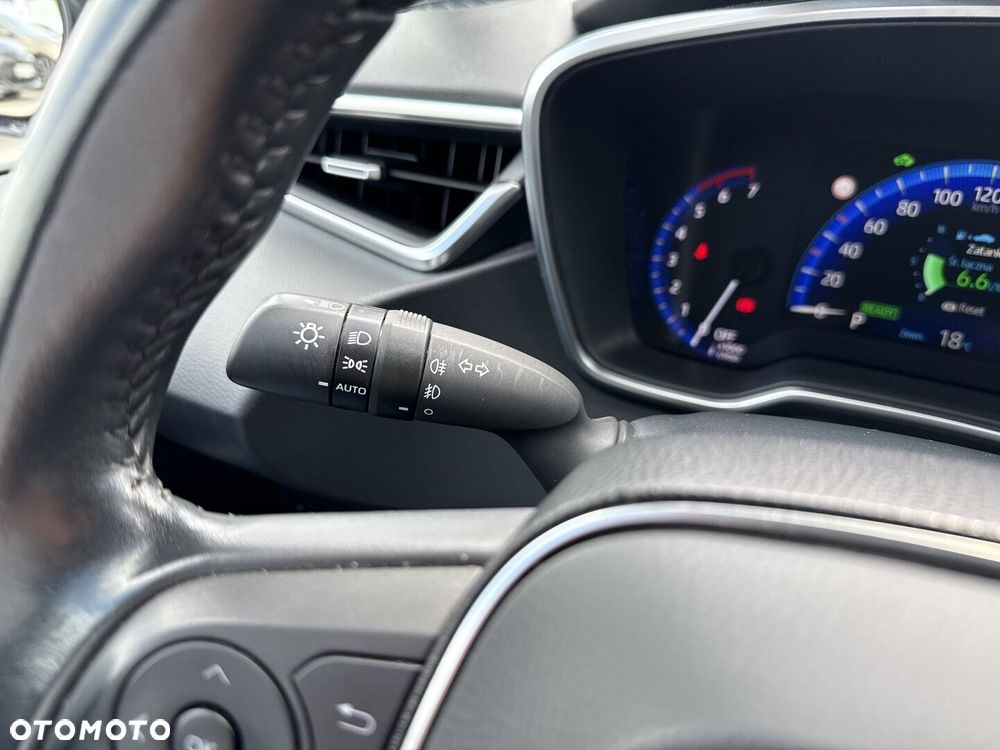 Toyota Corolla 1.8 Hybrid Comfort - 18