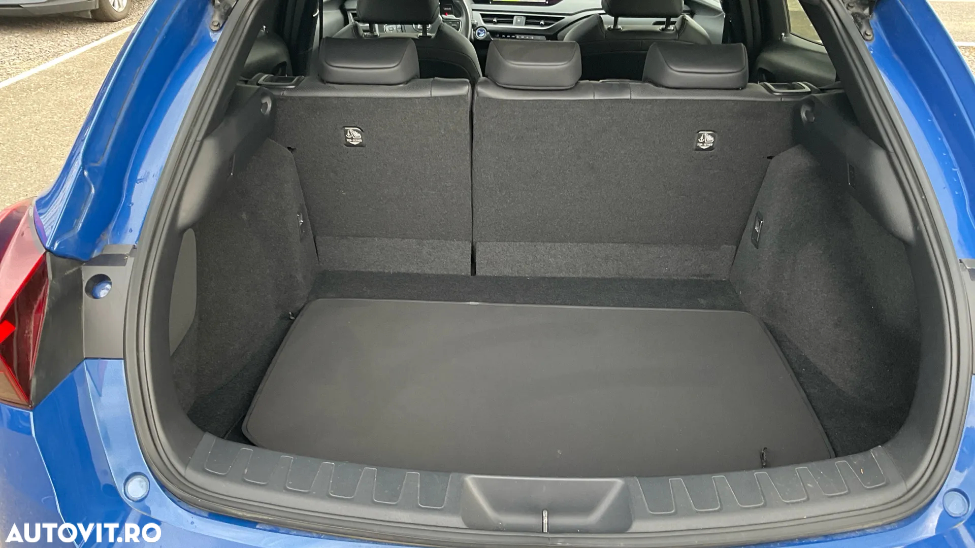Lexus UX 300e Luxury - 28
