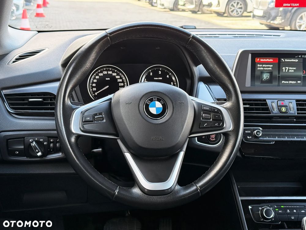 BMW Seria 2 218d - 15