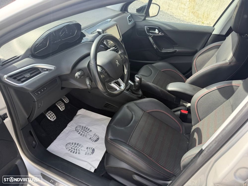 Peugeot 208 1.2 PureTech GT Line - 8