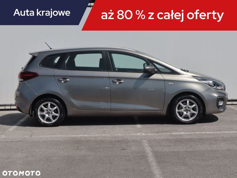 Kia Carens - 8