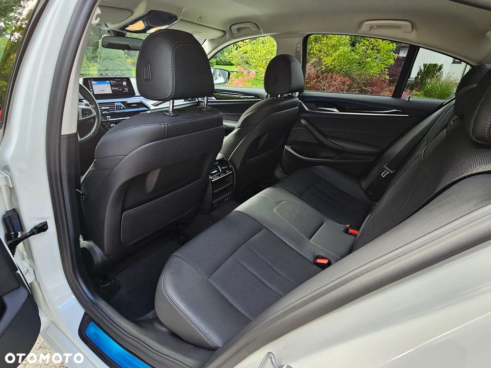 BMW Seria 5 530e iPerformance M Sport sport - 28