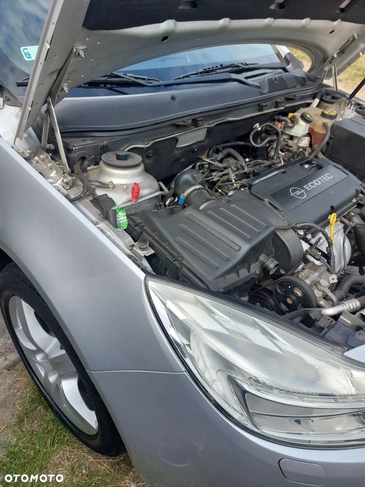 Opel Insignia 1.8 Sport - 10