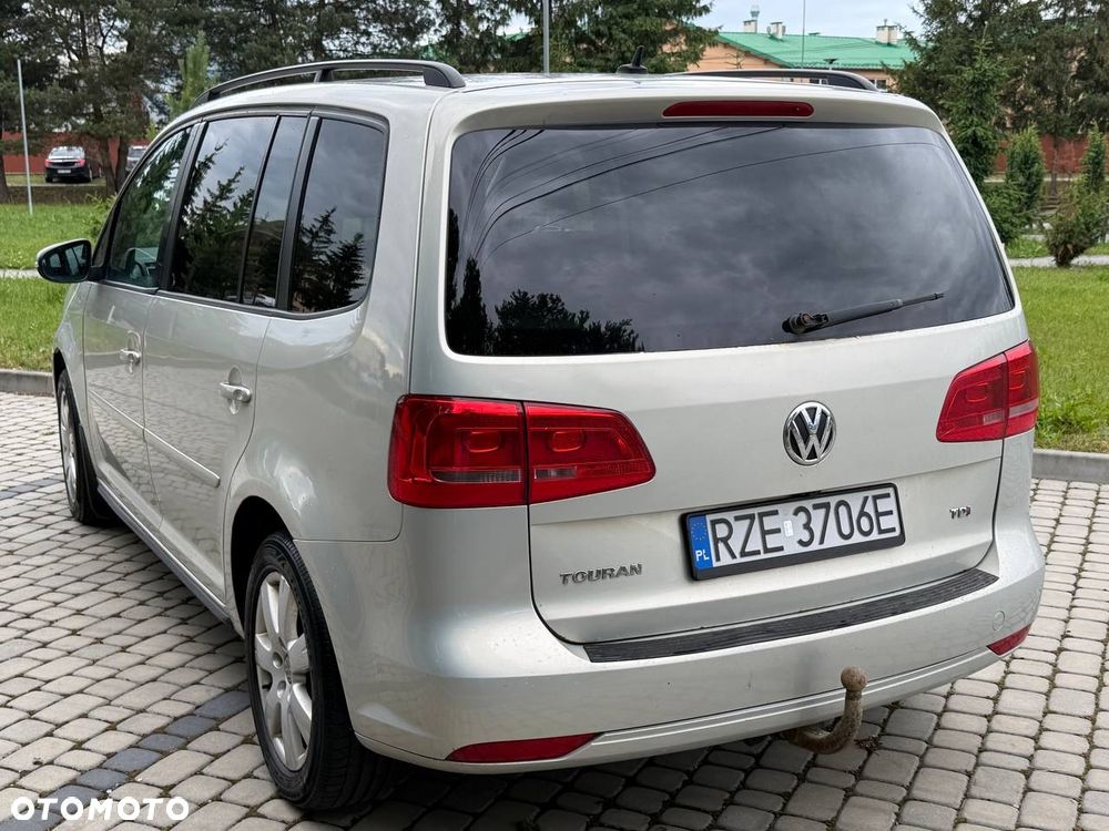 Volkswagen Touran - 8
