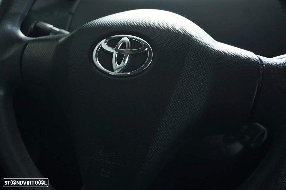 Toyota Yaris 1.0 VVT-i Comfort+AC - 12