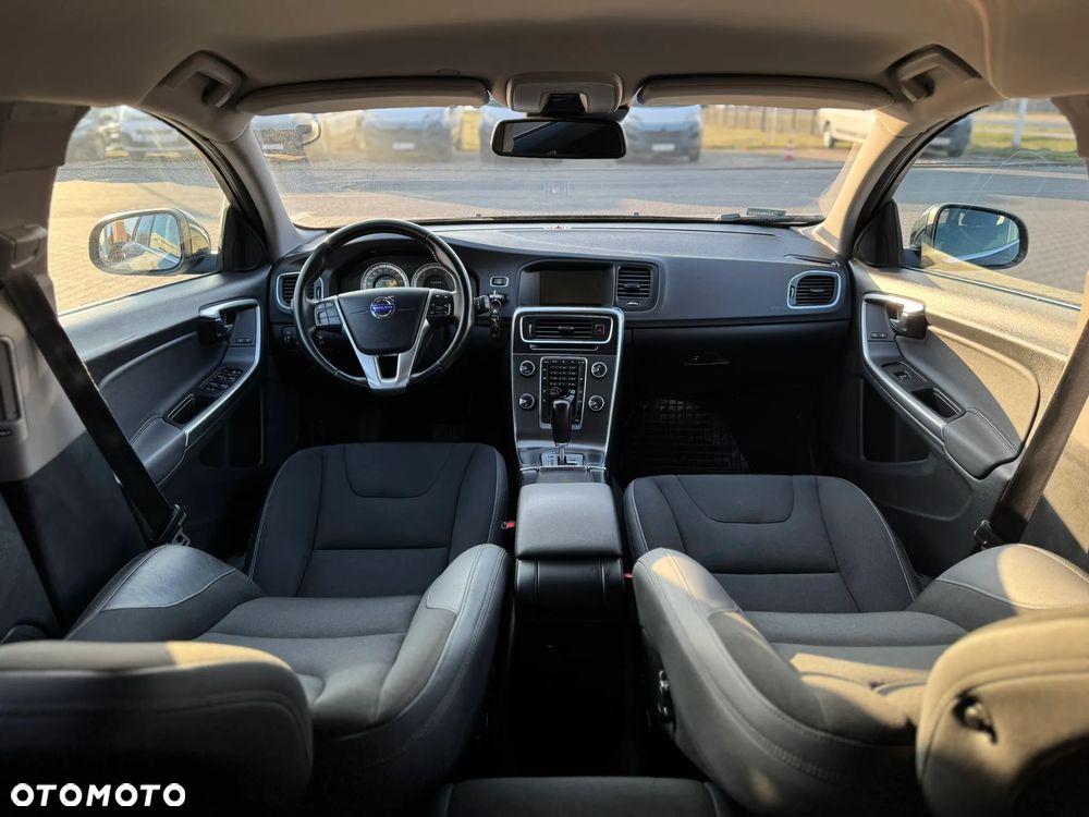 Volvo V60 D3 Geartronic Momentum - 38