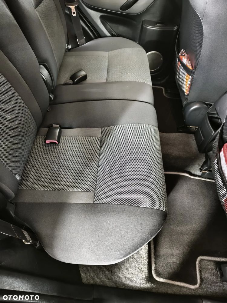 Toyota RAV4 2.0 VVT-i Sol - 23