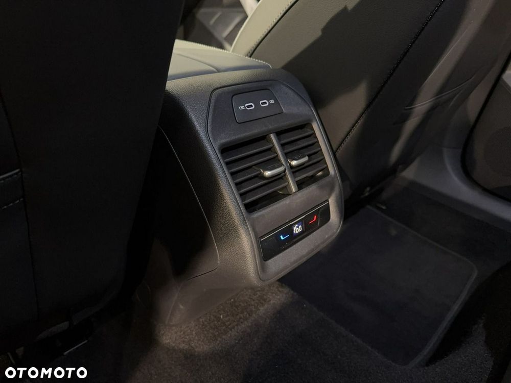 Volkswagen Passat Variant - 15