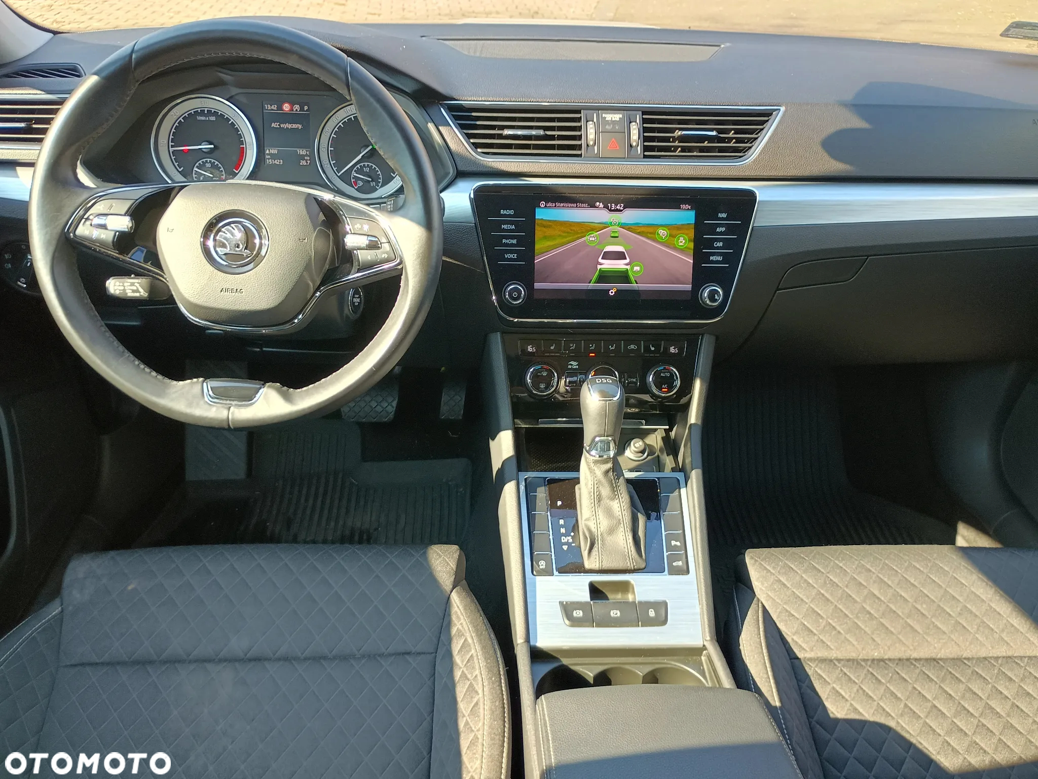 Skoda Superb 2.0 TDI Ambition DSG7 - 32