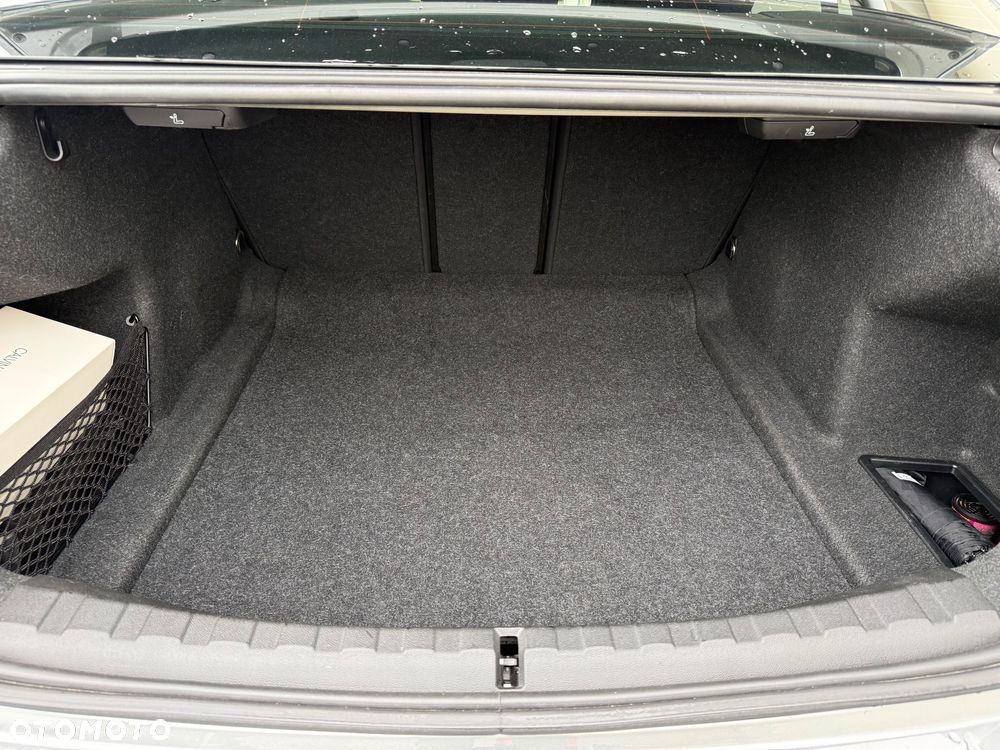 BMW Seria 3 320i - 8