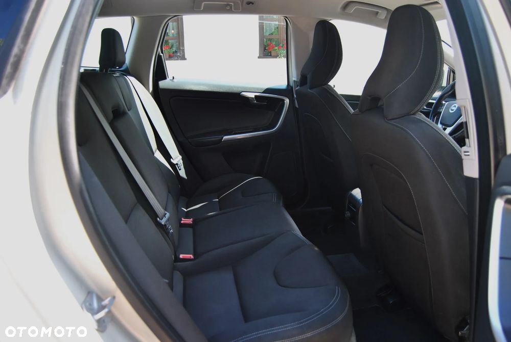Volvo XC 60 D3 Geartronic Momentum - 8