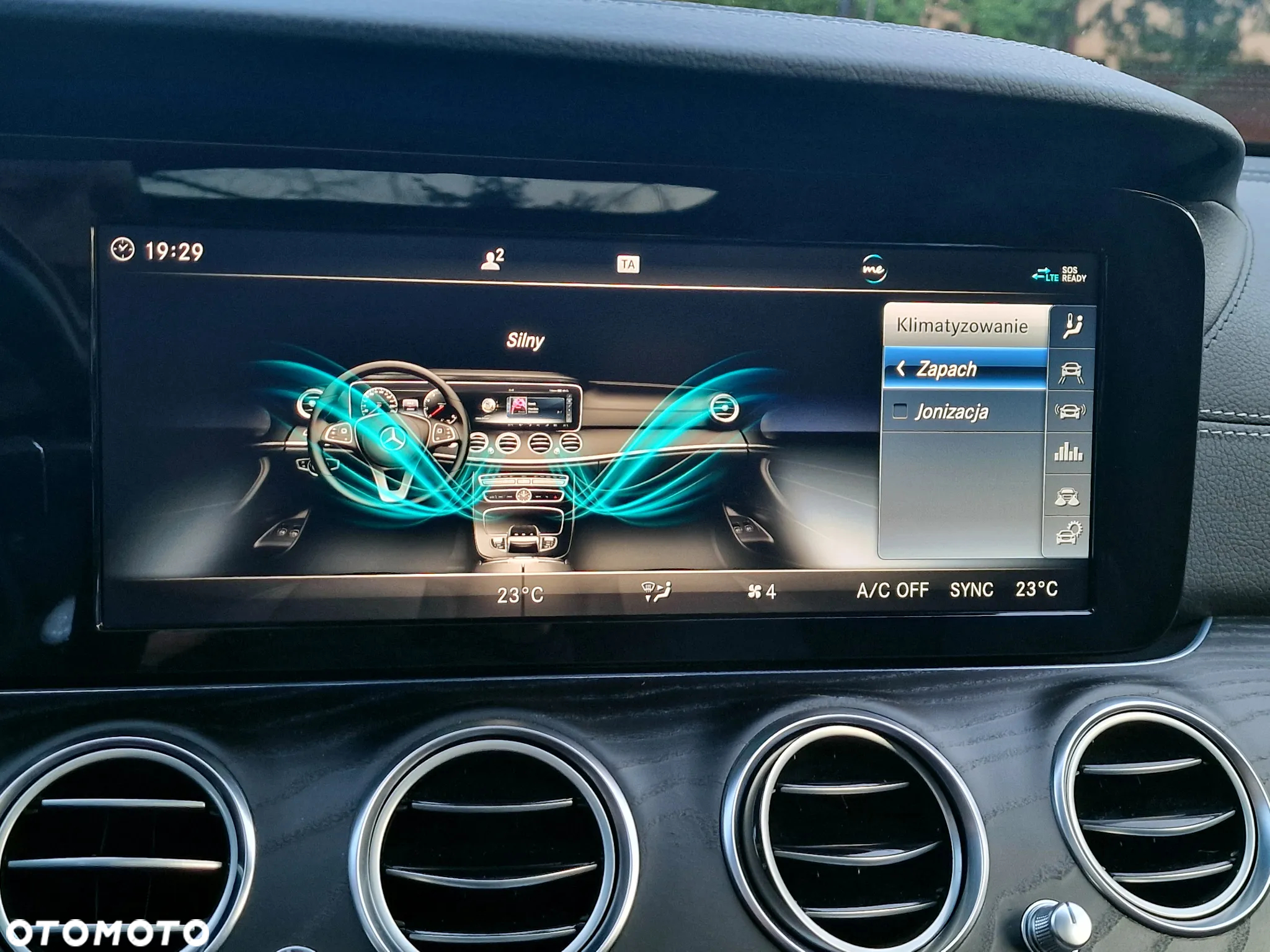 Mercedes-Benz Klasa E 220 d 4-Matic 9G-TRONIC - 31