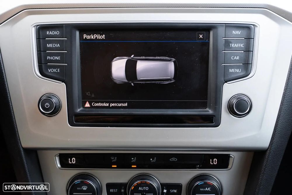 VW Passat Variant 1.6 TDI Confortline DSG - 18