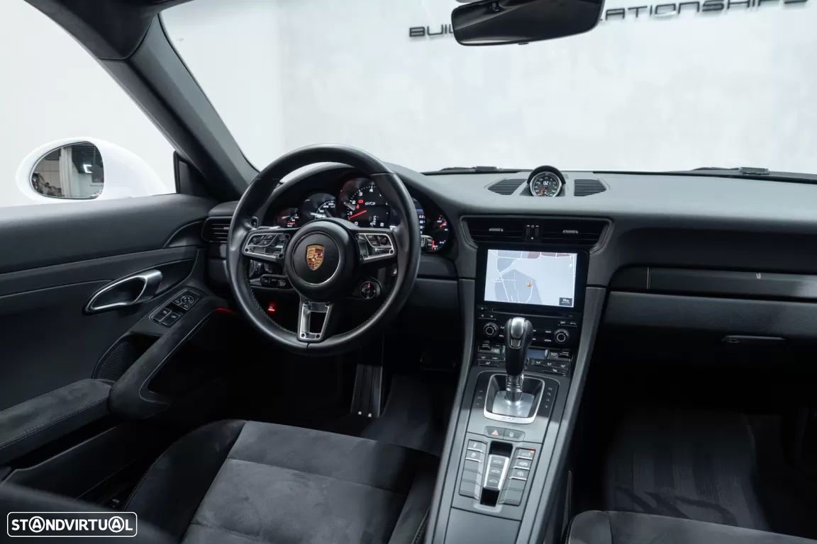 Porsche 911 (991) Carrera GTS PDK - 18