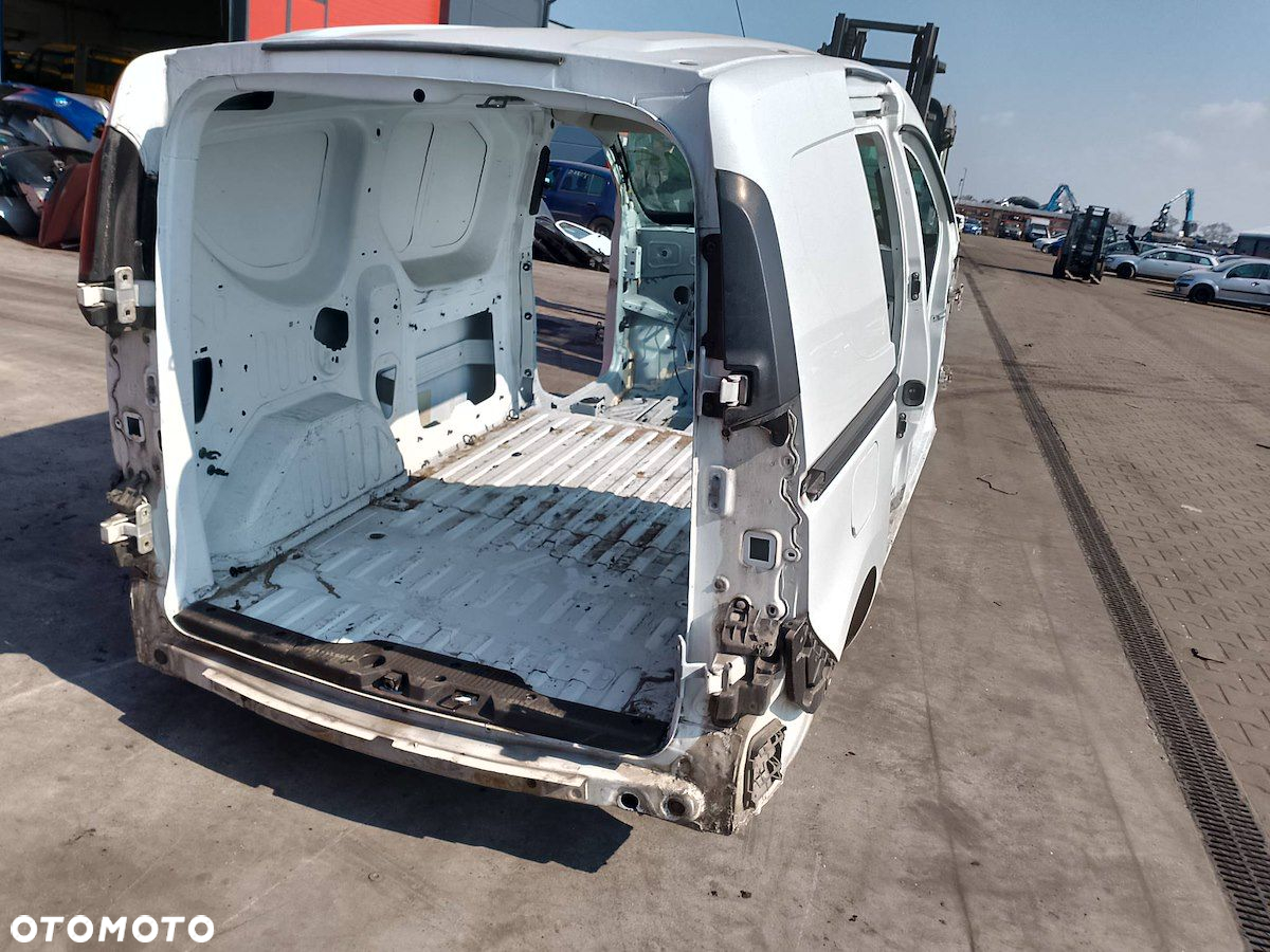 BŁOTNIK PRAWY TYŁ DACIA DOKKER OV369 - 2