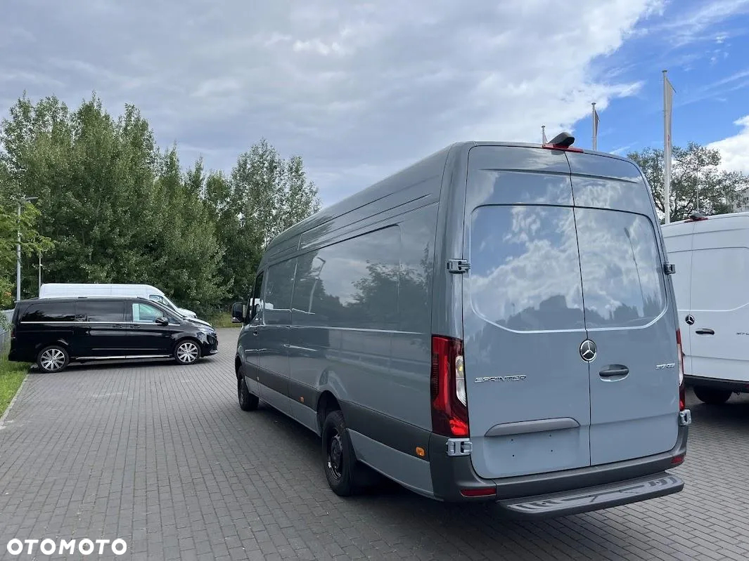 Mercedes-Benz Sprinter - 5