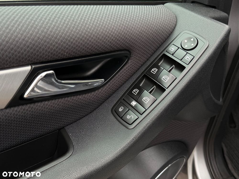 Mercedes-Benz Klasa B 200 Turbo SPORT EDITION - 28