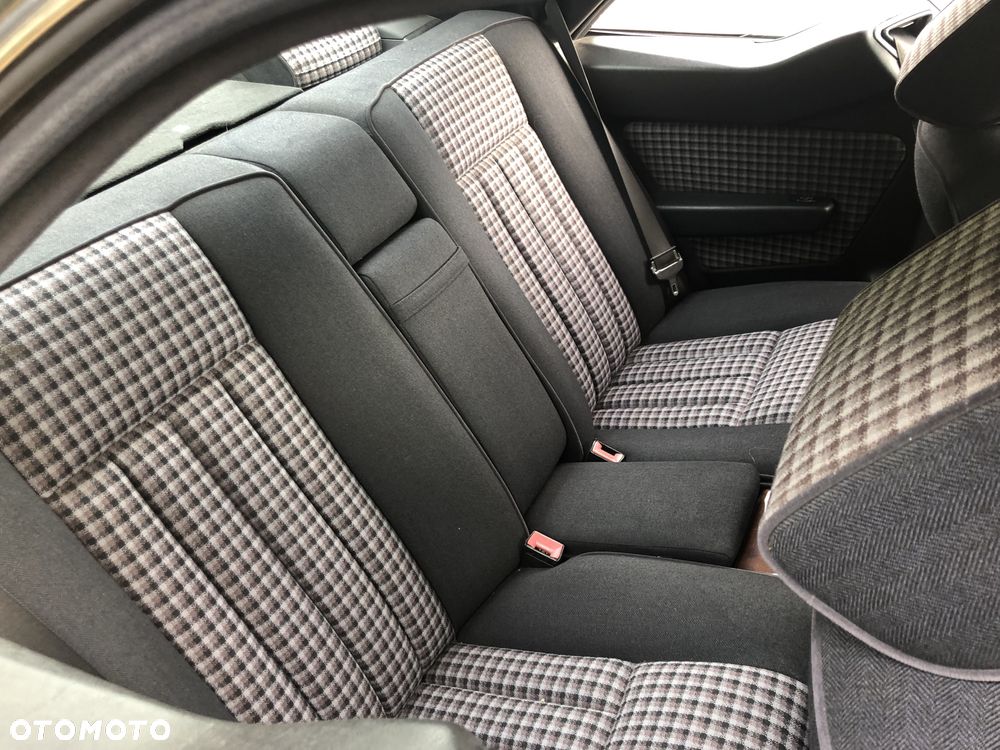 Mercedes-Benz W124 (1984-1993) - 17