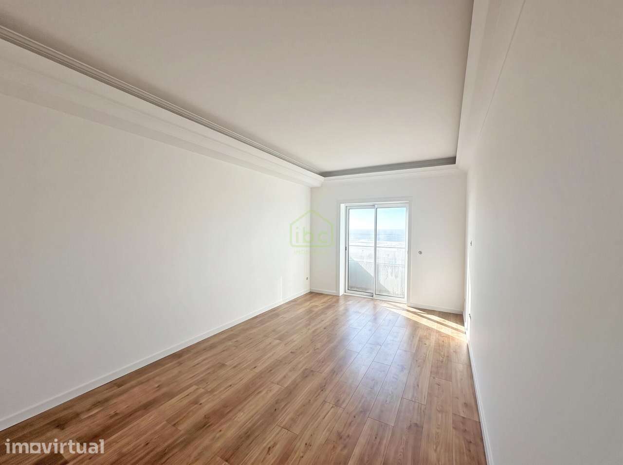 T2 em Primeira Linha de Mar com Varandas e Garagem Fechada – Aver-o-Ma - Grande imagem: 4/16
