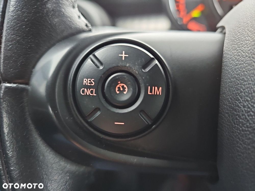 MINI Cooper Standard - 14