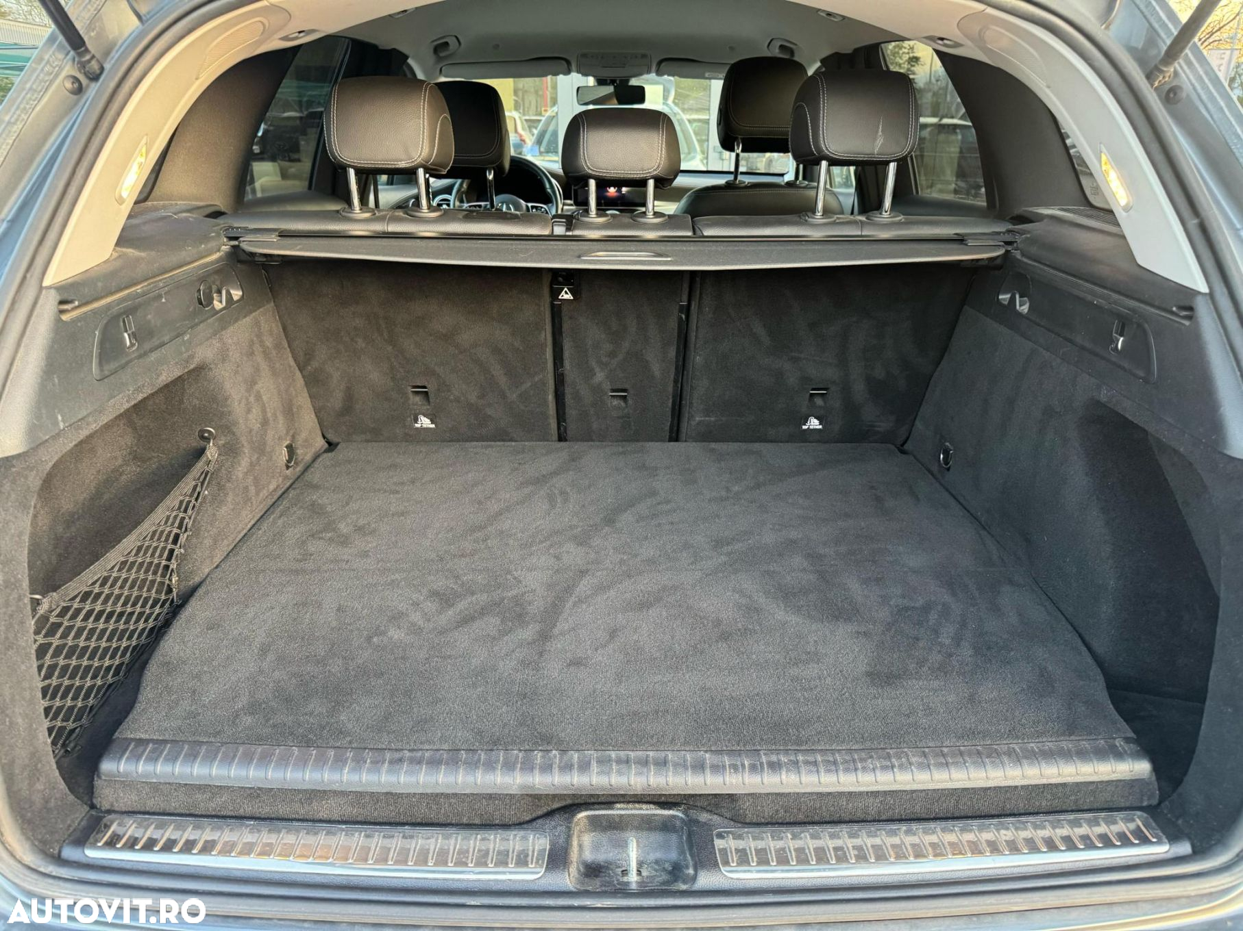 Mercedes-Benz GLC 300 e 4Matic 9G-TRONIC - 37