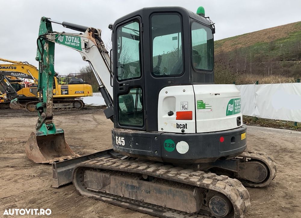 Bobcat E45 Miniexcavator - 3