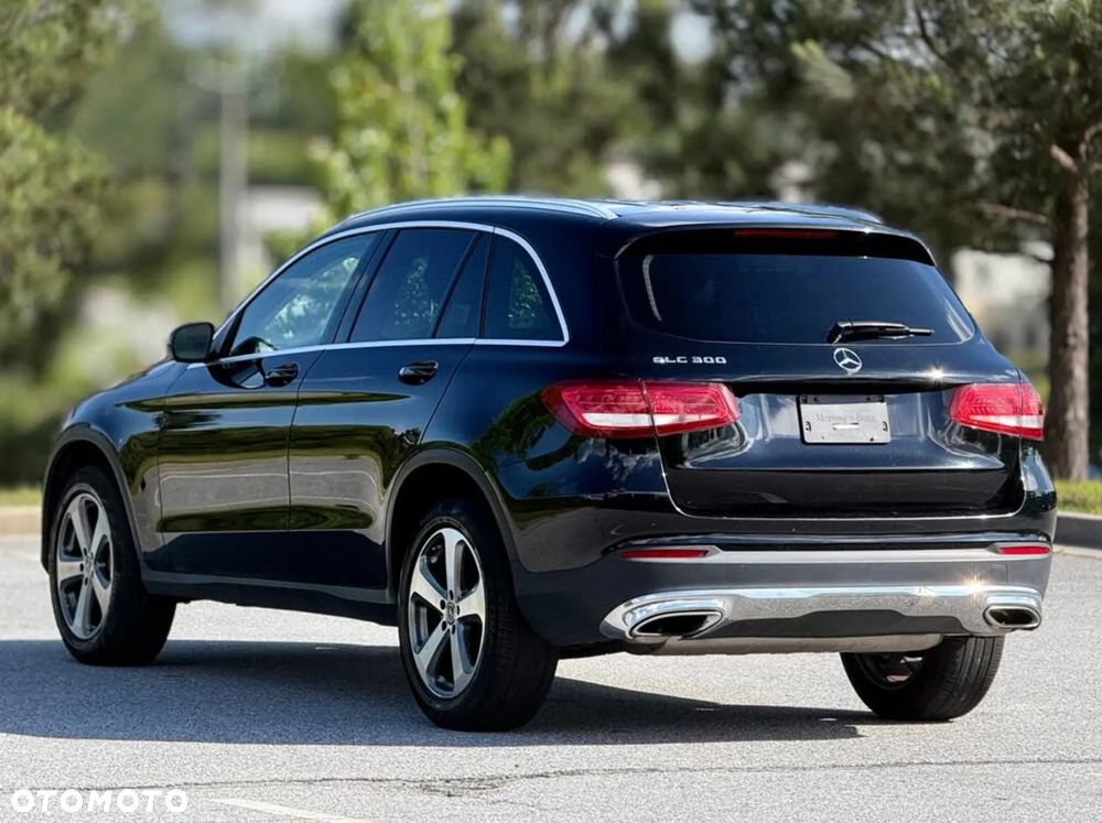 Mercedes-Benz GLC 300 4Matic 9G-TRONIC AMG Line - 8