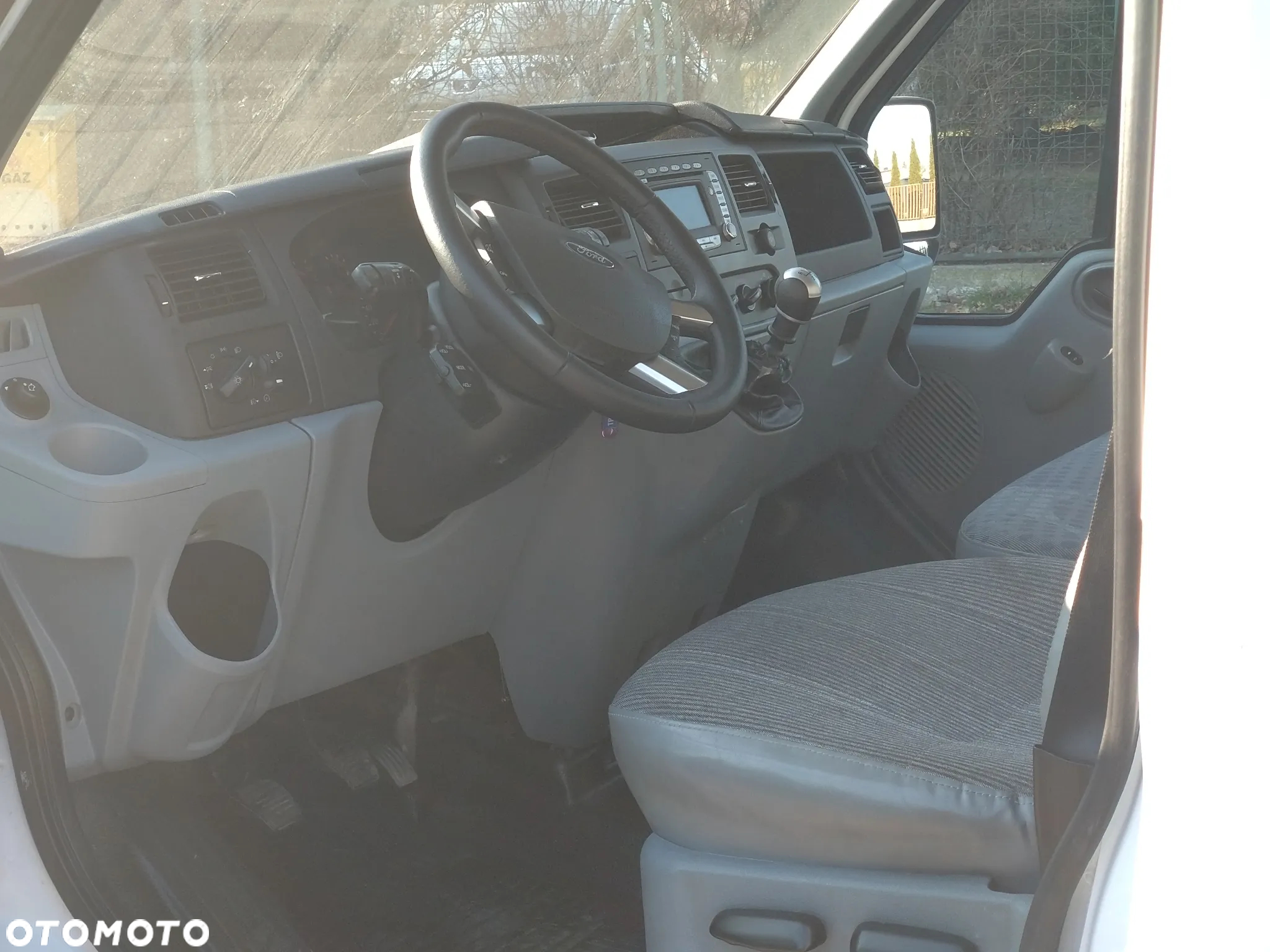 Ford Transit 350L - 5