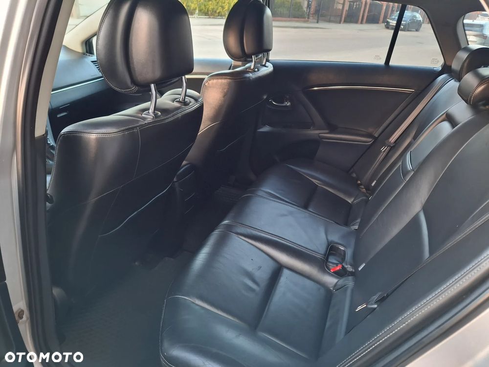 Toyota Avensis 2.0 D-4D Premium - 11