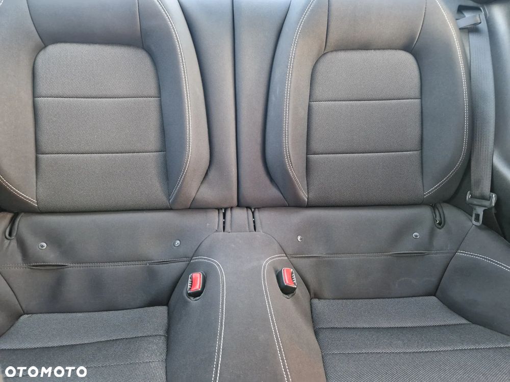 Ford Mustang 3.7 V6 - 8