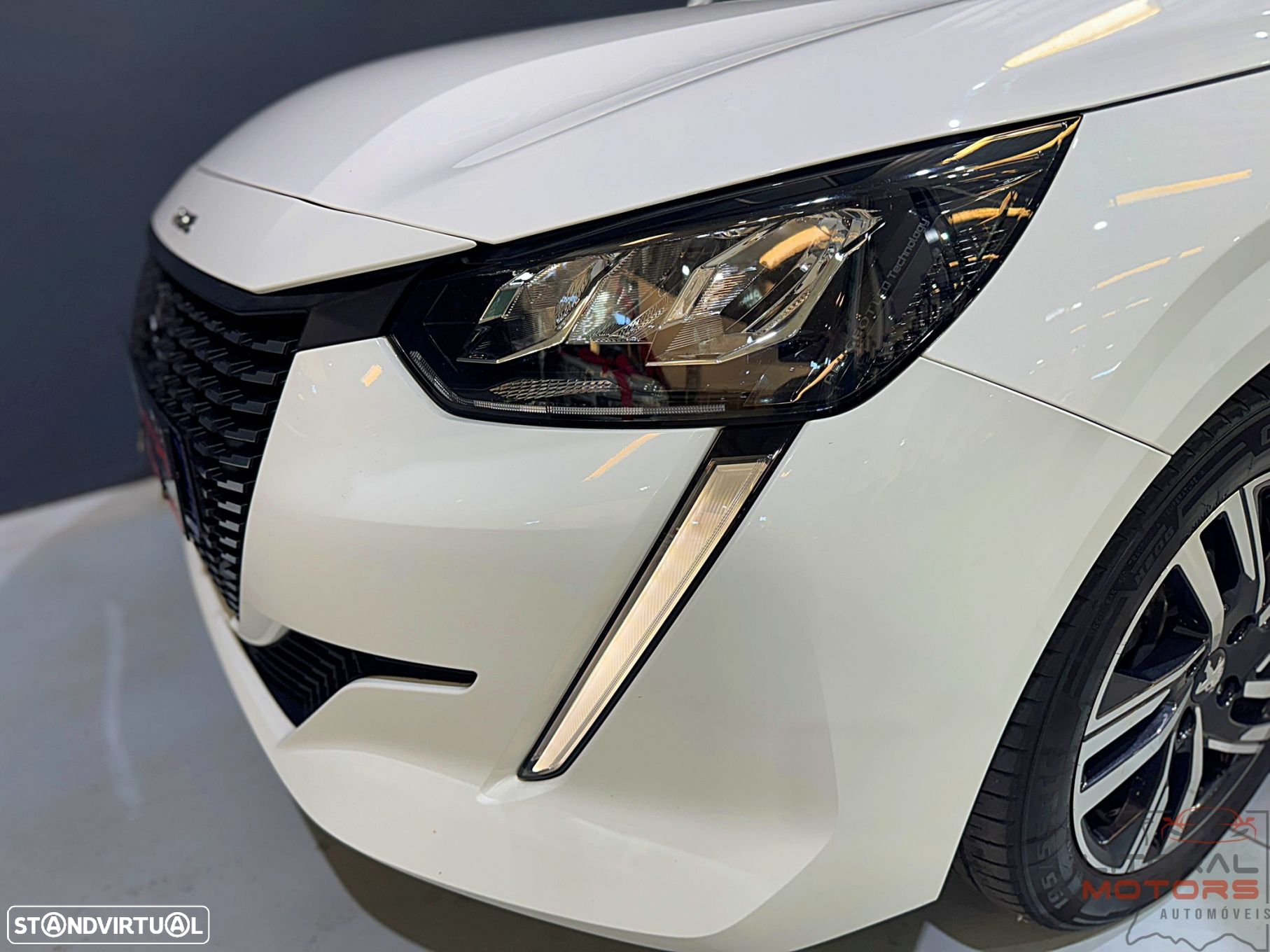 Peugeot 208 1.2 PureTech Allure - 5