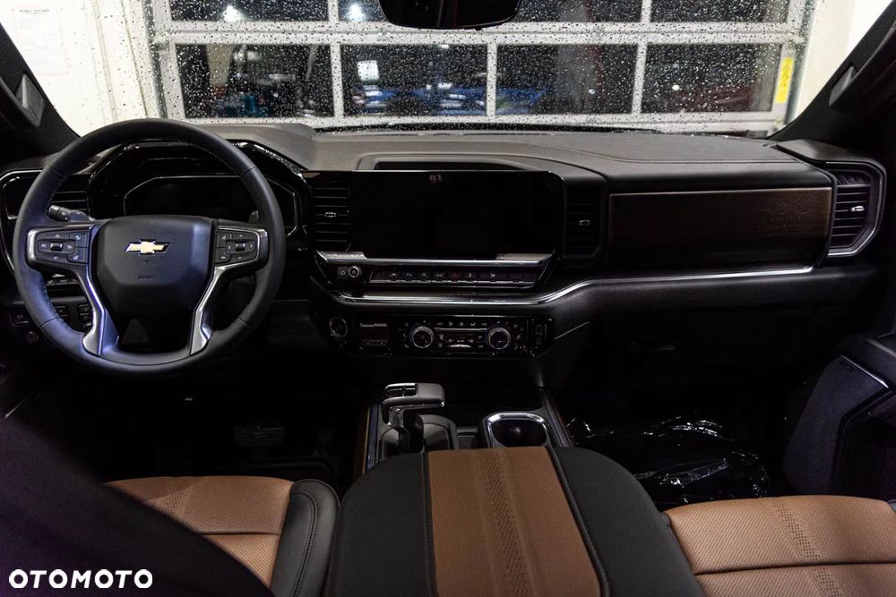 Chevrolet Silverado - 16