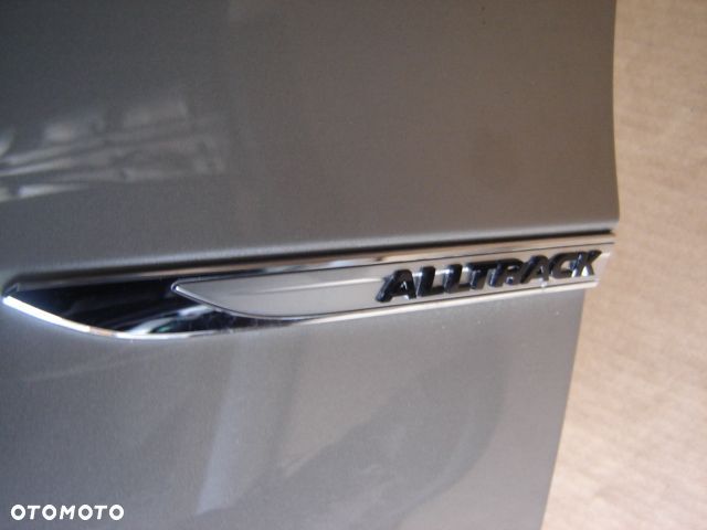 VW PASSAT B8 ALLTRACK BŁOTNIKI IDEALNE POD KOLOR - 2