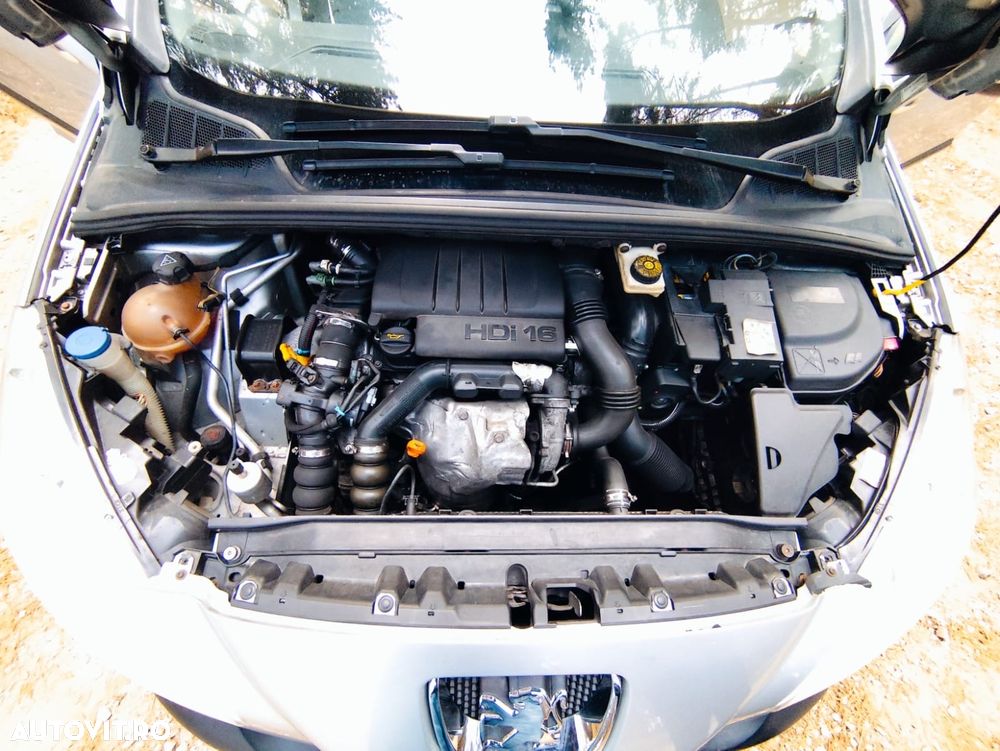 Peugeot 308 1.6HDi Confort Pack - 11