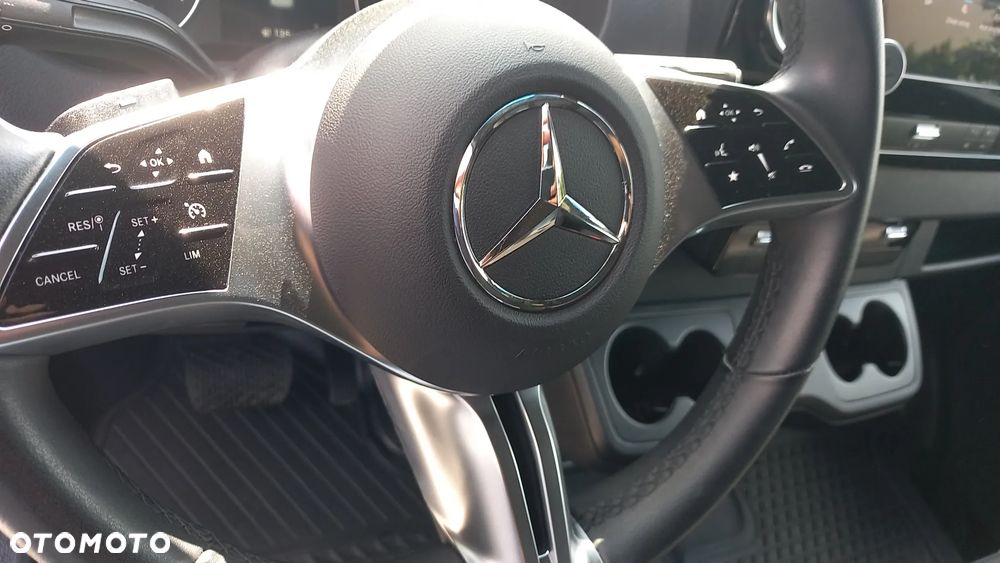 Mercedes-Benz Sprinter - 13