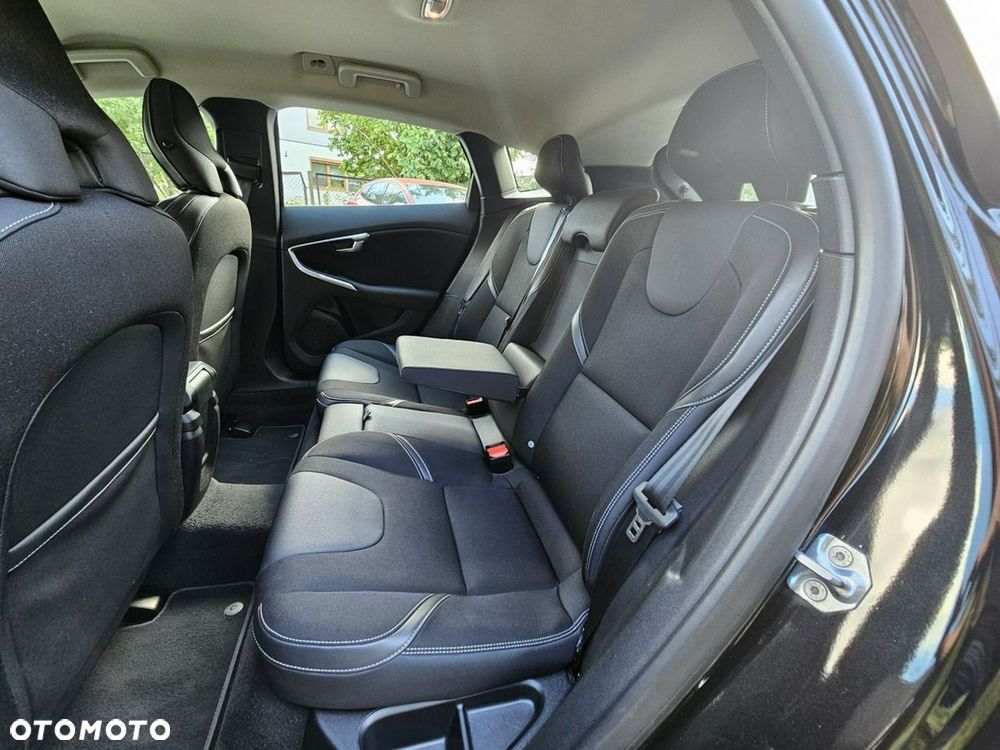 Volvo V40 D2 Momentum - 16