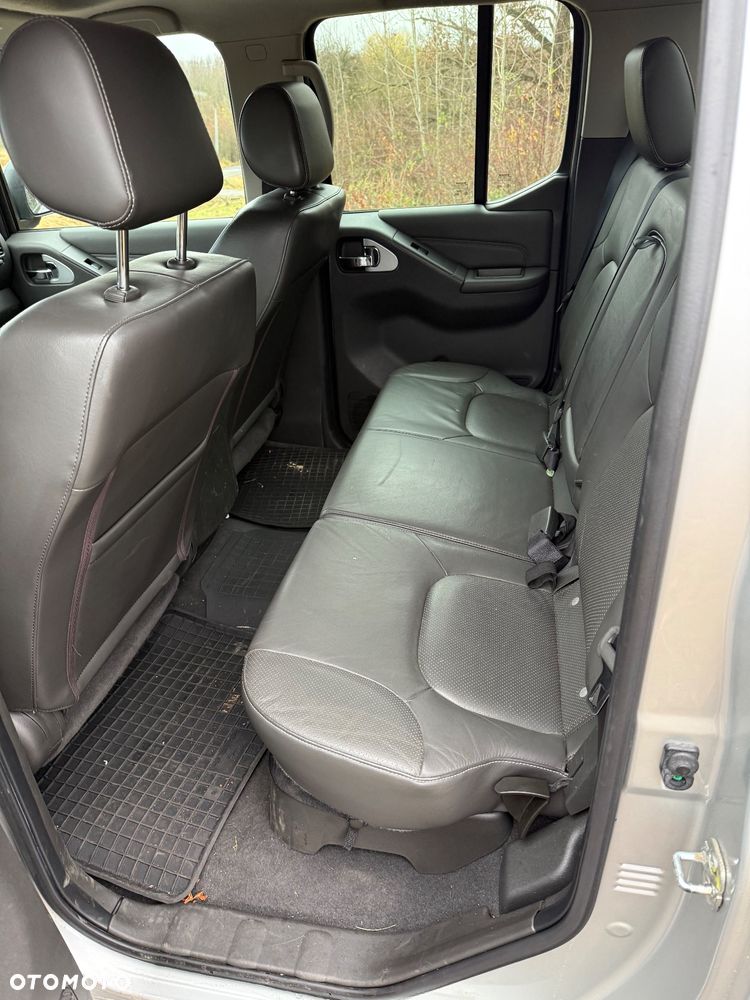 Nissan Navara 3.0 D V6 Platinum Long EU5 - 17