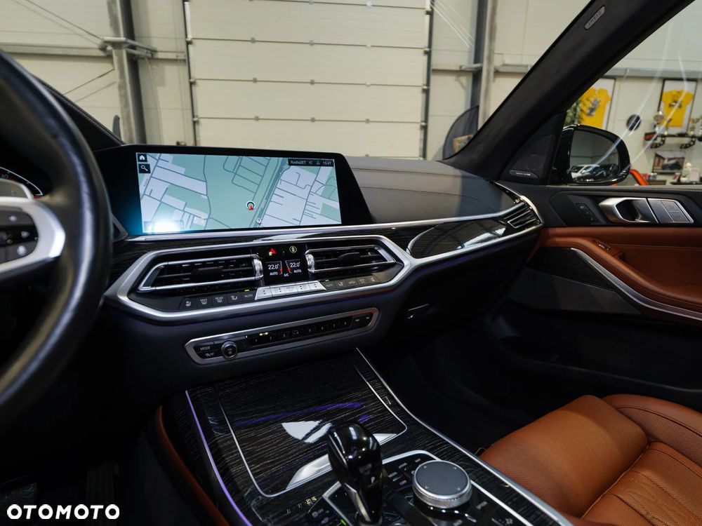 BMW X7 xDrive40d mHEV - 24